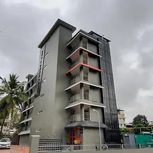 3* Hotel Oyo Townhouse 061 Gcda Kakkanad Signal